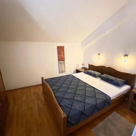 Center Old Town - 1min To Palace Apartman *