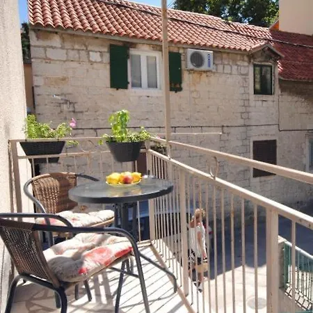 Center Old Town - 1min To Palace Apartman
